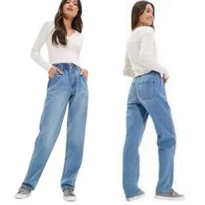 Women’s American Eagle Baggy Jean size 10 Blue Street NO. 3685